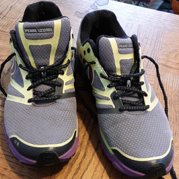 Pearl Izumi Shoes - Pearl izumi athletic shoe size 9